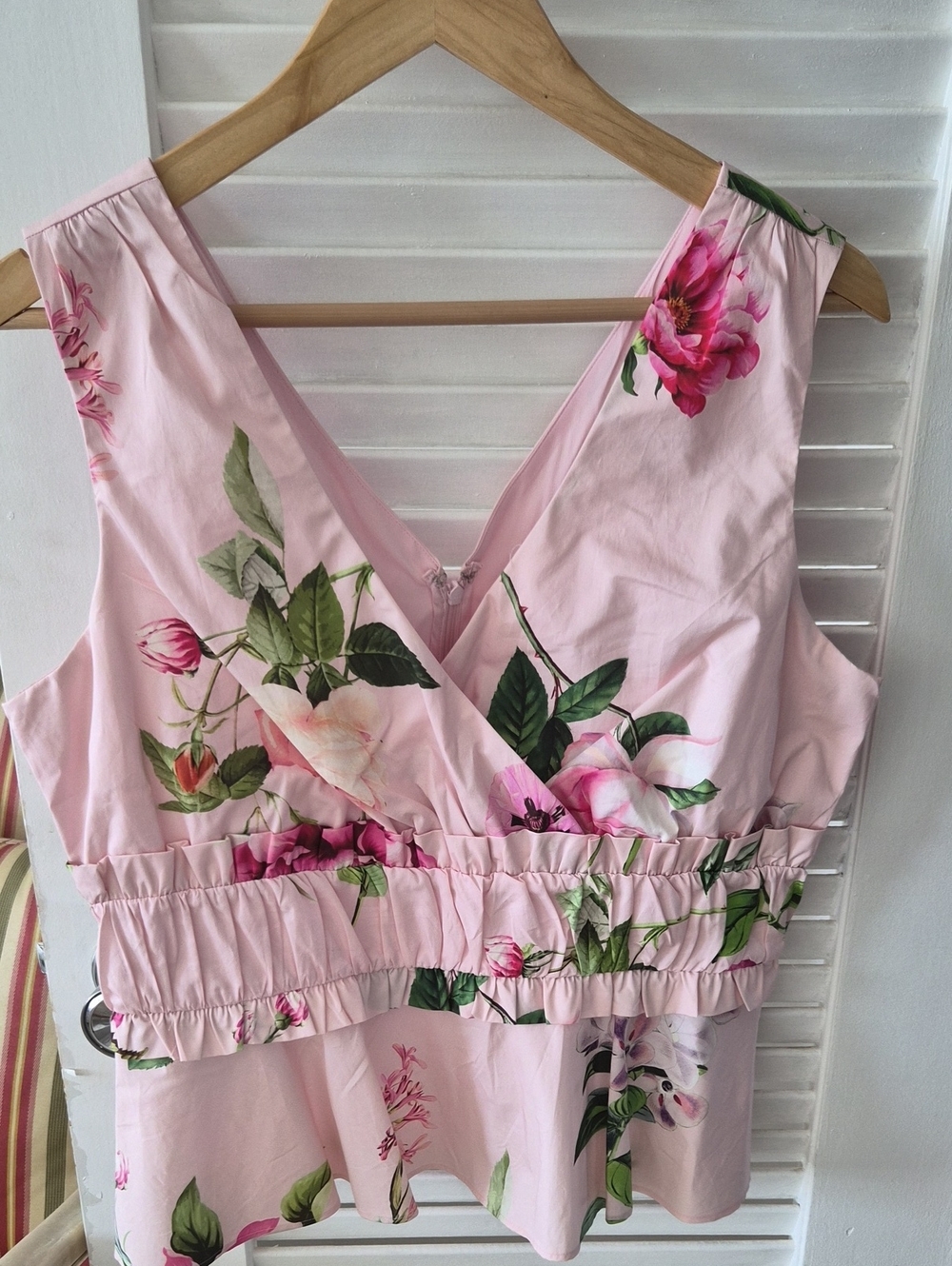 Express Pink Floral V-Neck Ruffle Hem Camisole